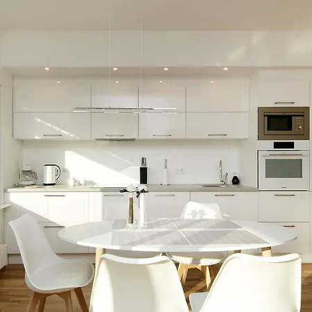 Cozy Lootsi With Sauna And Balcony - Centre Apartment Tallinn