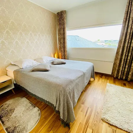 Apartamento Cozy Lootsi With Sauna And Balcony - Centre Tallin