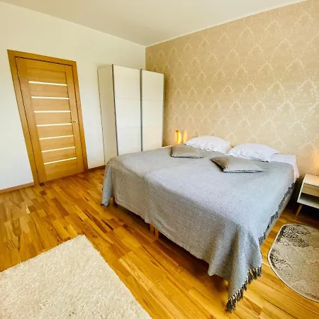 Apartment Cozy Lootsi With Sauna And Balcony - Centre Tallinn
