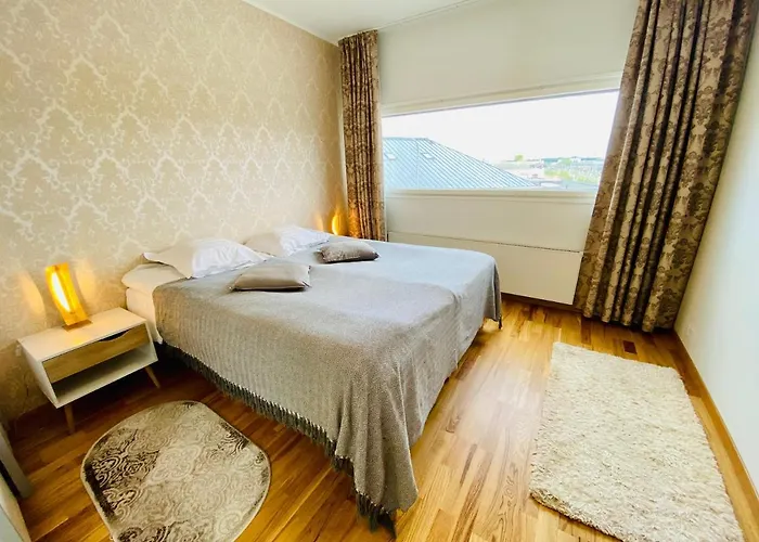 Apartment Cozy Lootsi With Sauna And Balcony - Centre Tallinn